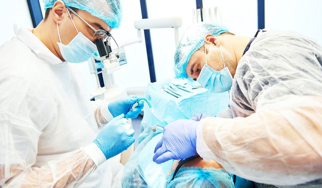 implantes dentales cirugía el Clot Barcelona
