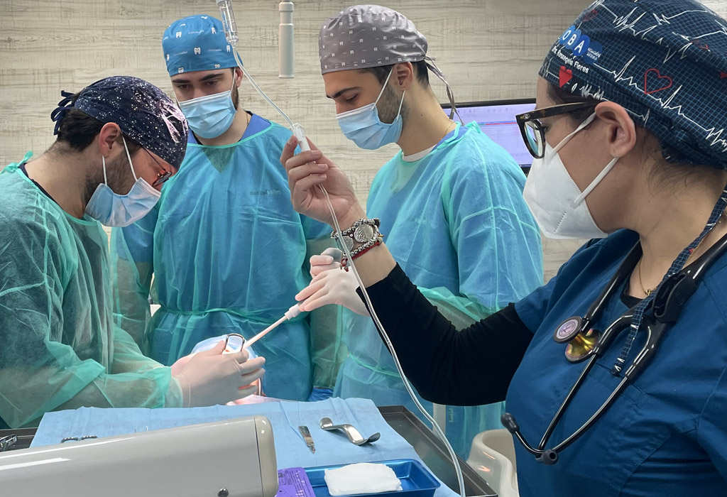 Cirugía maxilofacial, ortognática, implantes dentales y carga inmediata en Sant Cugat del Vallès